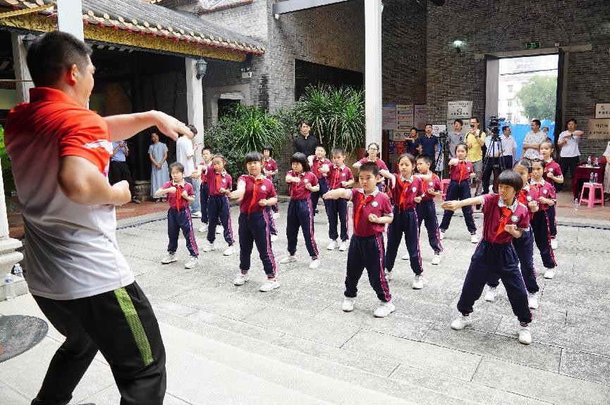 进社区，读活书，让孩子成为有“根”的人  ——联和吴汉小学带来融阅读新体验