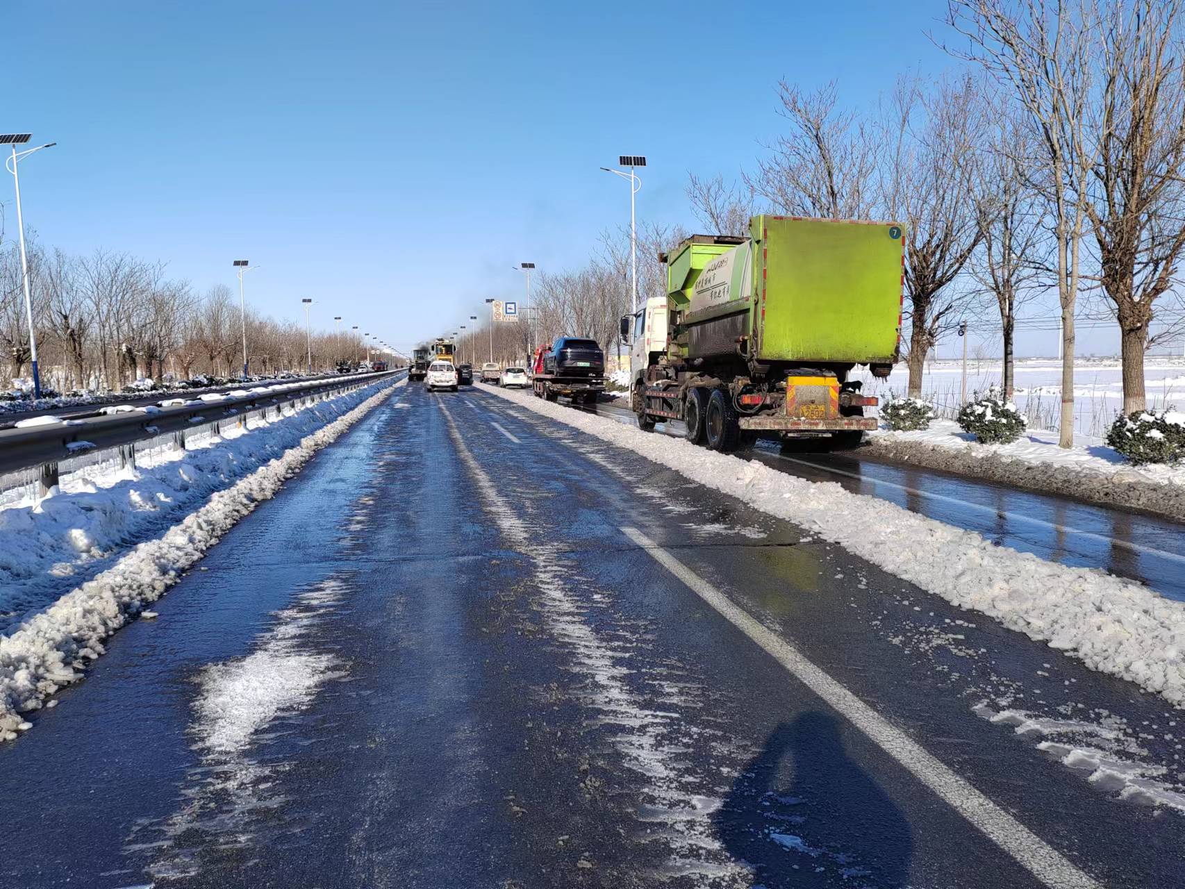 夏津公路分中心积极开展国省干线公路除雪防滑工作